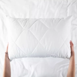 Antialergijski jastuk 70x90 s punjenjem od elastičnih poliesterskih vlakana SILVER COLLECTION