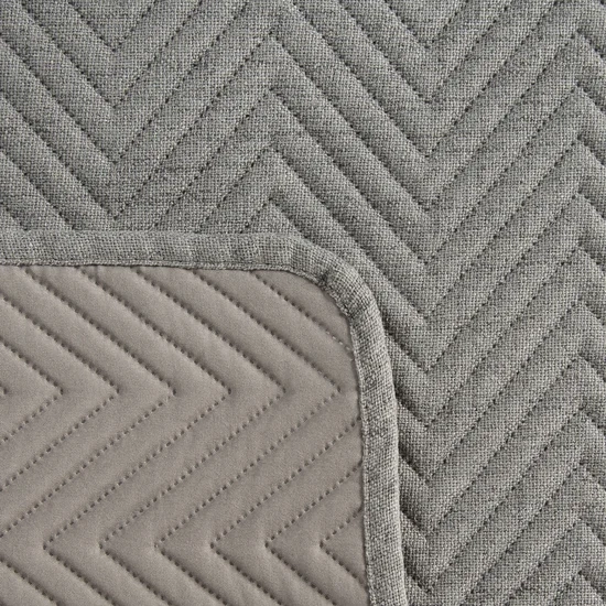 Prekrivač s lanenom strukturom prošiven metodom vrućeg prešanja u geometrijskom uzorku 200x220