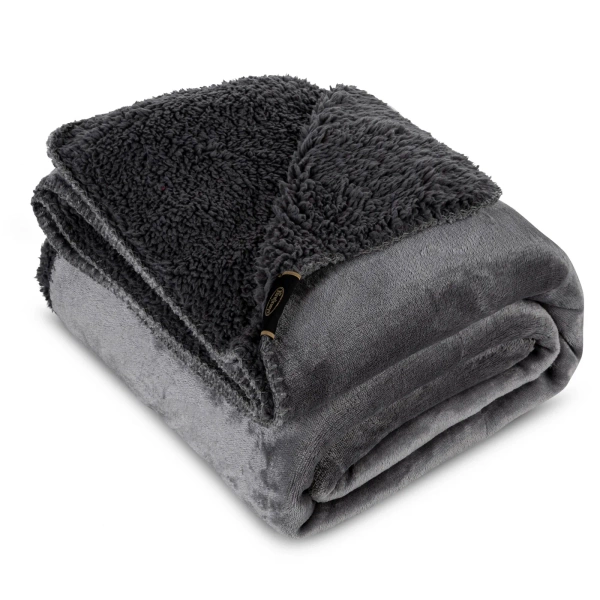 Dvostrana dekica izrađena od čarobno mekane bukle i nježnog flisa 170x210 Tedy