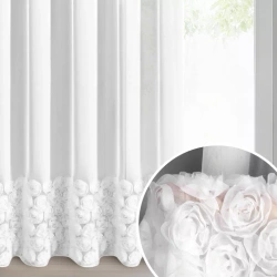 Bijela mrežasta zavjesa ukrašena 3D aplikacijom ruže, 140x270 cm - traka ROSES3 - Eva Minge
