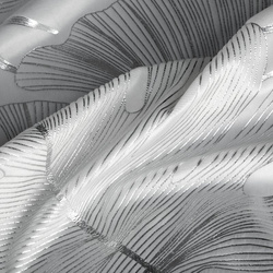 Bijelo-srebrna baršunasta zavjesa ukrašena sjajnim egzotičnim motivom lišća, 140x250 cm - ZARIA