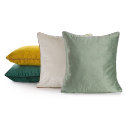 Jastučnica 45x45 od baršuna s nježnim sjajem i ukrasnim rubom Gaja