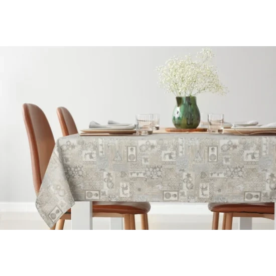 Božićni stolnjak od jacquard tkanine s patchwork motivom protkane srebrnom niti 135x180 Noel