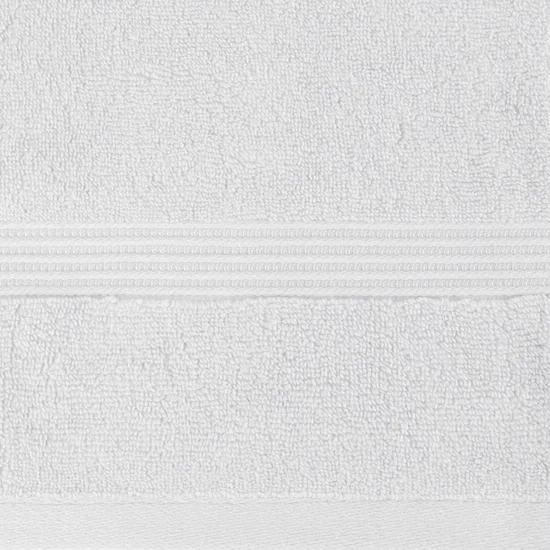 Ručnik 70x140, od pamuka i modala, ukrašen prugama, 550 g/m2 Molly