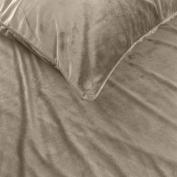 Baršunasta posteljina 240x220, mekana i topla Velvet Piping