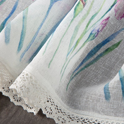 Bijela kuhinjska zavjesa od gaze ukrašena cvjetnim printom i čipkom, 150x60 cm, DOLOREZ tunel