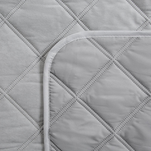 Prekrivač 170x210 s geometrijskim uzorkom izrađen tehnikom vrućeg prešanja ALARA 6 