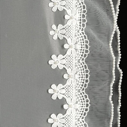 Set od 2 bijele zavjese ukrašene čipkom s biserima, uključujući špagu, 140x270 cm LARIS traka