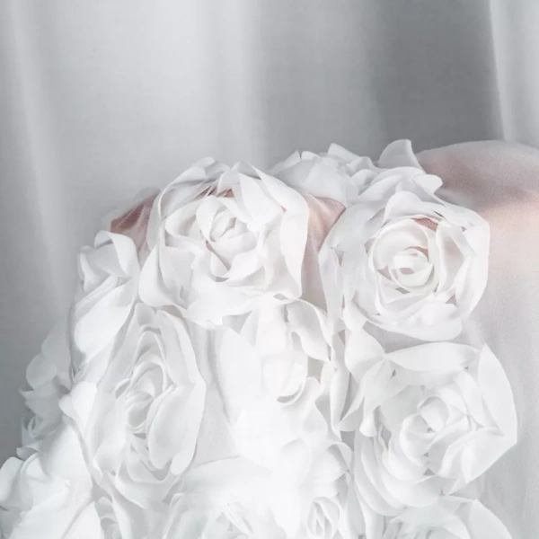 Bijela mrežasta zavjesa ukrašena 3D aplikacijom ruže, 350x160 cm, krugovi- ROSES4 - Eva Minge