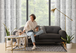 Zavjesa od tkanine prirodnog izgleda ukrašena šenil vezom, 140x250 cm - LILY