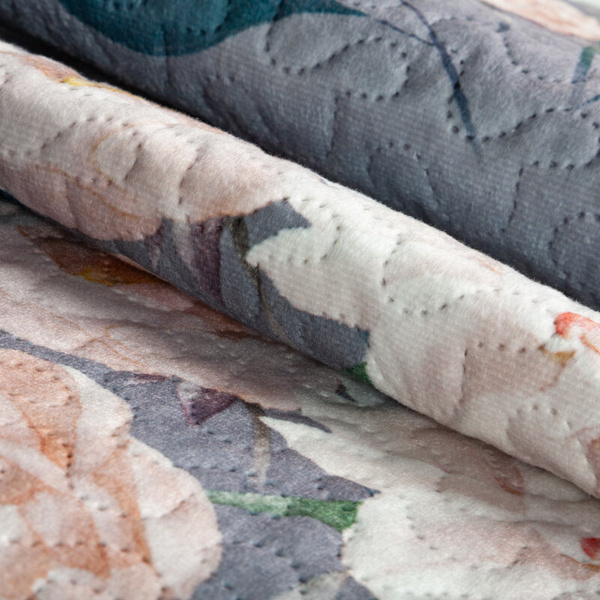 Lagani baršunasti prekrivač za krevet 200x220 cm ukrašen cvjetnim printom ROSITA