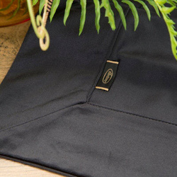 Stolnjak od glatkog baršuna s ukrasnom trakom 145x220 Velvet