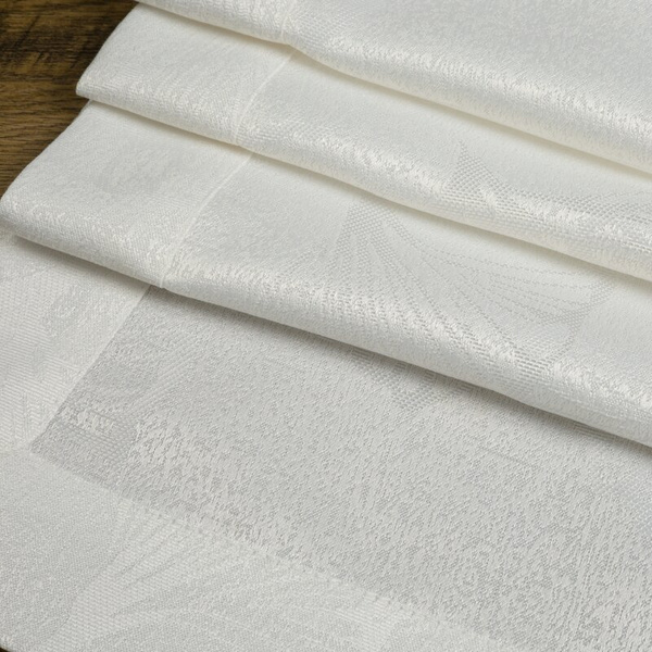 Nadstolnjak 40x200 otporan na mrlje ukrašen jacquard uzorkom lišća ginka i ukrasnim rubom Diana