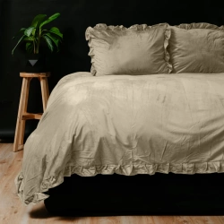 Baršunasta posteljina s volanima 200x220, mekana i topla Velvet Ruffles