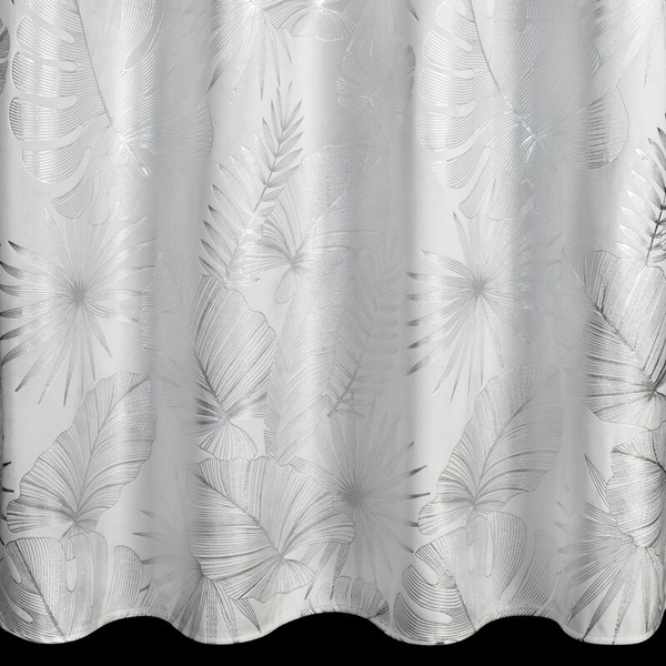 Bijelo-srebrna baršunasta zavjesa ukrašena sjajnim egzotičnim motivom lišća, 140x250 cm - ZARIA