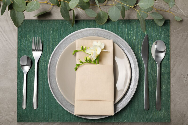 Set od 4 podmetači za stol sa sjajnim koncem 30x40 Glamo