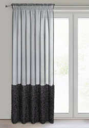 Crna zavjesa s krznenom aplikacijom na traci 140x270 Marion