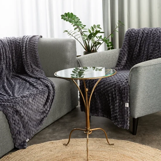 Deka vrlo mekana i ugodna na dodir s reljefnim 3D uzorkom 200x220 Cindy 6