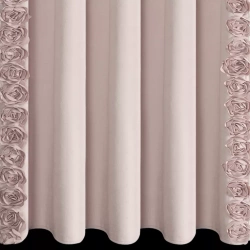 Ekskluzivna baršunasta zavjesa ukrašena 3D aplikacijom ruže 140x270 cm traka - ROSES Eva Minge