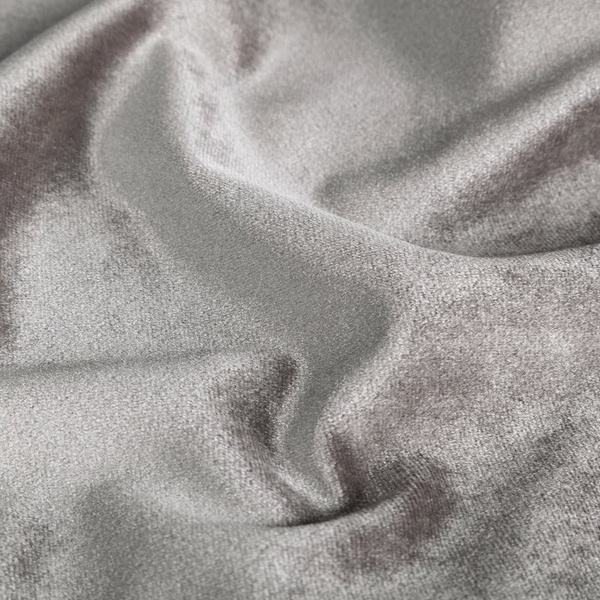 Srebrna zavjesa od sjajnog baršuna 140x270 cm traka - CAMERON