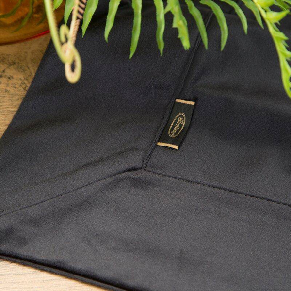 Stolnjak od glatkog baršuna s ukrasnom trakom 145x180 Velvet