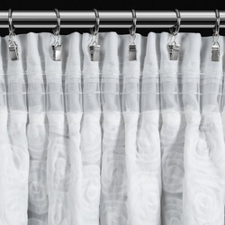 Bijela šifonska zavjesa ukrašena 3D ružama 140x270 cm traka - ROSES 6 Eva Minge