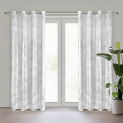 Bijelo-srebrna baršunasta zavjesa ukrašena sjajnim egzotičnim motivom lišća, 140x250 cm - ZARIA