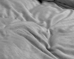 Baršunasta posteljina 200x220 mikroperkal Velvet Uni