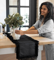 Stolnjak 140x260 ukrašen trakom s resama Tina