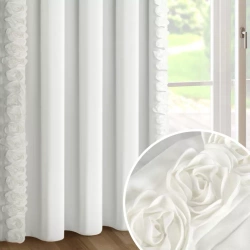 Ekskluzivna baršunasta zavjesa ukrašena 3D aplikacijom ruže 140x270 cm traka - ROSES Eva Minge