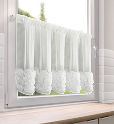 Bijela šifonska zavjesa za kuhinju ukrašena 3D ružama, 70x150 cm- ROSES11 Eva Minge