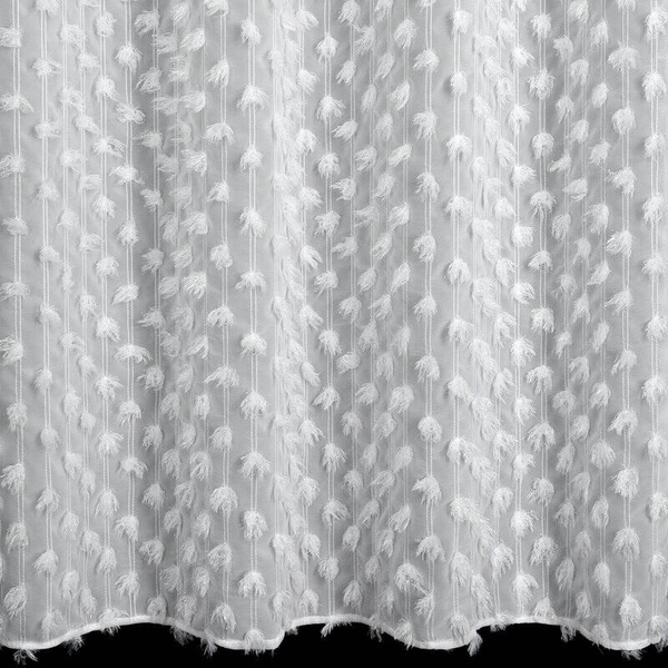 EVA MINGE gotova zavjesa 135x250 od šifonske tkanine ukrašena pomponima s dodatkom sjajnog konca AURELIA 