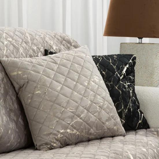 Dekorativna jastučnica 45x45 BLINK 44 izrađena od baršuna, prošivena metodom vrućeg prešanja, ukrašena sjajnim mramornim printom