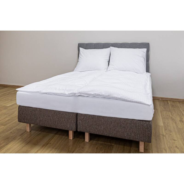 Satenska navlaka za poplun 140x200 damast pruga 1cm bijela 150g/m2 EXCLUSIV za apartmane