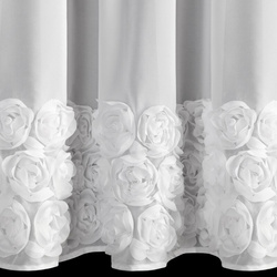 Bijela šifonska zavjesa za kuhinju ukrašena 3D ružama, 70x150 cm- ROSES11 Eva Minge