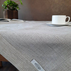 Nadstolnjak 40x180 s lanenim tkanjem i sjajnim koncem, završen dvostrukom trakom na rubovima BIANCA 2