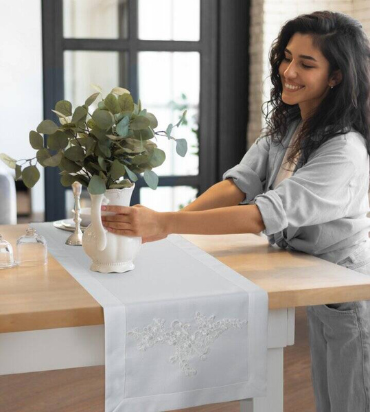 Nadstolnjak 40x140 s delikatnom čipkom Tulia