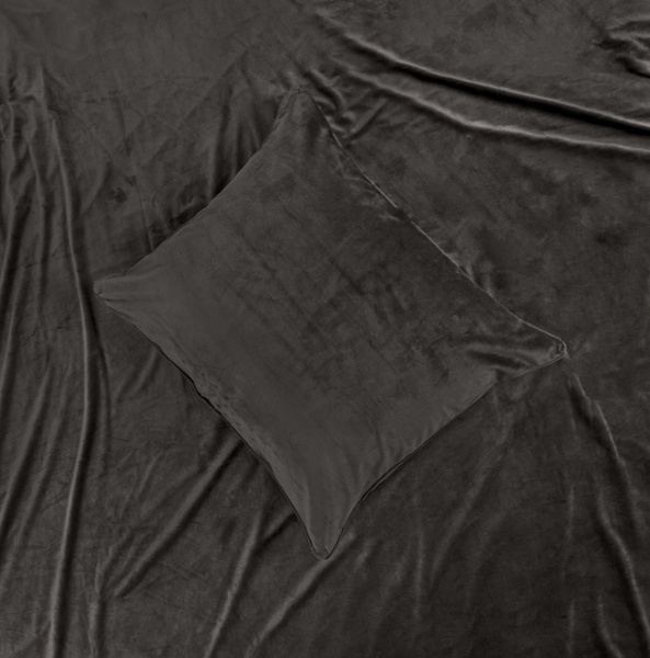 Baršunasta posteljina 240x220, mekana i topla Velvet Piping