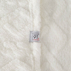 Deka bijela s ukrasnom pletenicom 200x220 