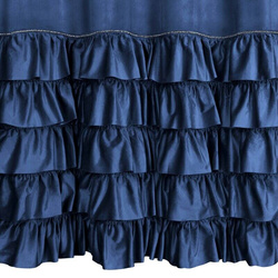 Gotova baršunasta zavjesa s volanima i ukrasnim kamenčićima Carli 140 x 250 cm