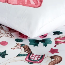 Božićna posteljina 220x200 od mikrovlakana ukrašena šarenim printom Ribeno