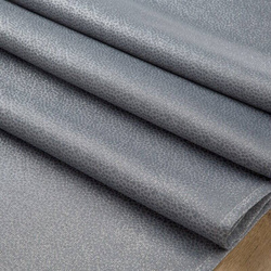 Sivi nadstolnjak ukrašen sjajnim, nježnim uzorkom, otporan na mrlje  40x140 Edna