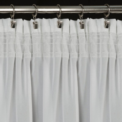 Bijela šifonska zavjesa ukrašena aplikacijom, uključena s uzicama, 400x160 cm - LORETA