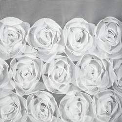 Bijela mrežasta zavjesa ukrašena 3D aplikacijom ruže, 350x160 cm, traka - ROSES3 - Eva Minge