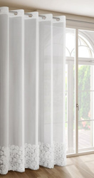 Bijela šifonska zavjesa ukrašena 3D aplikacijom ruže, 350x250 cm, s ušicama - ROSES - Eva Minge