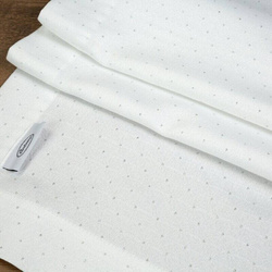 Nadstolnjak 40x140 ukrašen srebrnim sjajnim koncem s elegantnom trakom Eliza