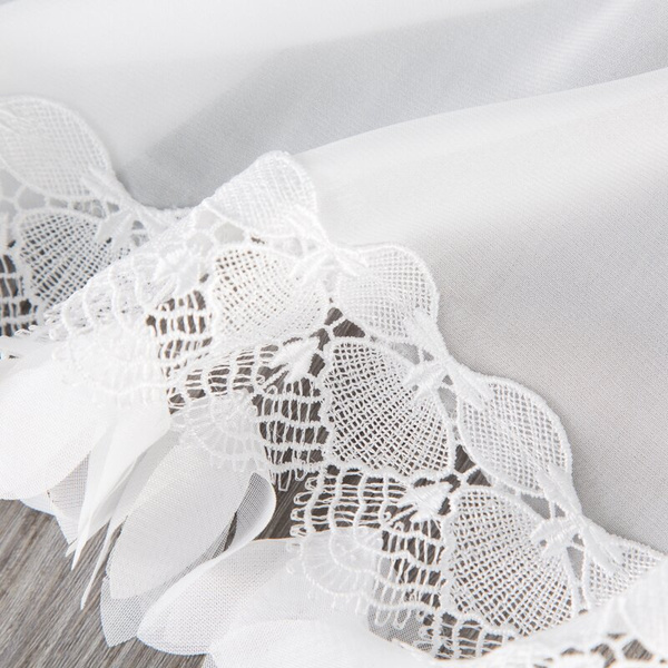 Kratka bijela šifonska zavjesa ukrašena aplikacijom, 400x160 cm- LORETA