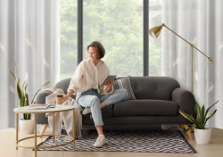 Krem zavjesa od mat gaze ukrašena vezom s dodatkom zlatnog konca, traka 140x270 cm - AURELIA