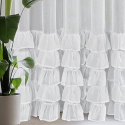 Zavjesa od etamina, ukrašena volanima na dnu 300x250 na traci Dani