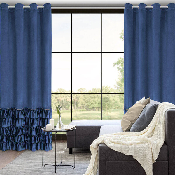 Gotova baršunasta zavjesa s volanima i ukrasnim kamenčićima Carli 140 x 250 cm